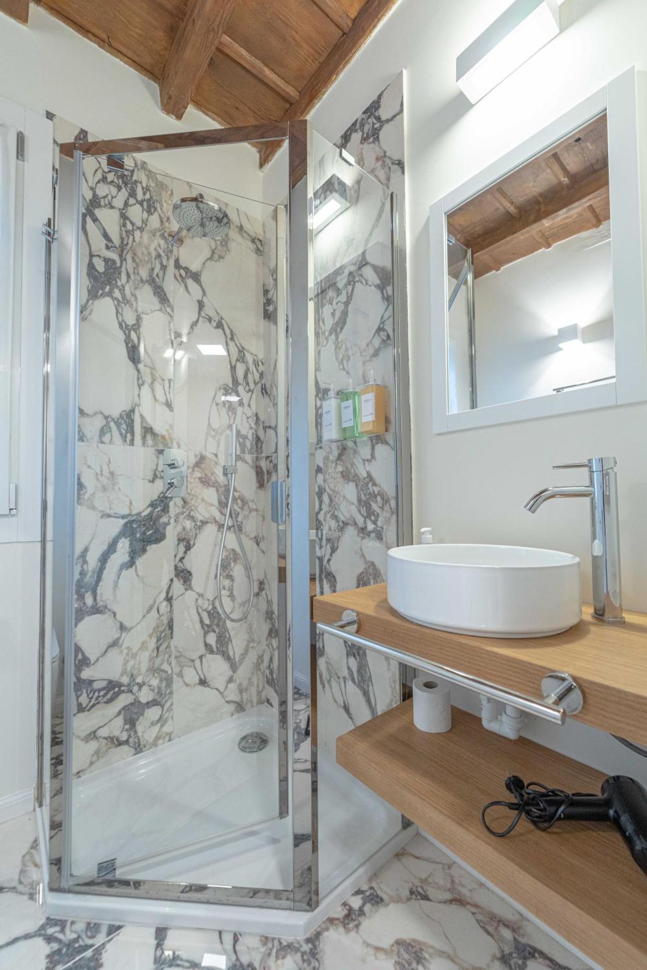 Brera Luxury Apt Milan Bagian luar foto