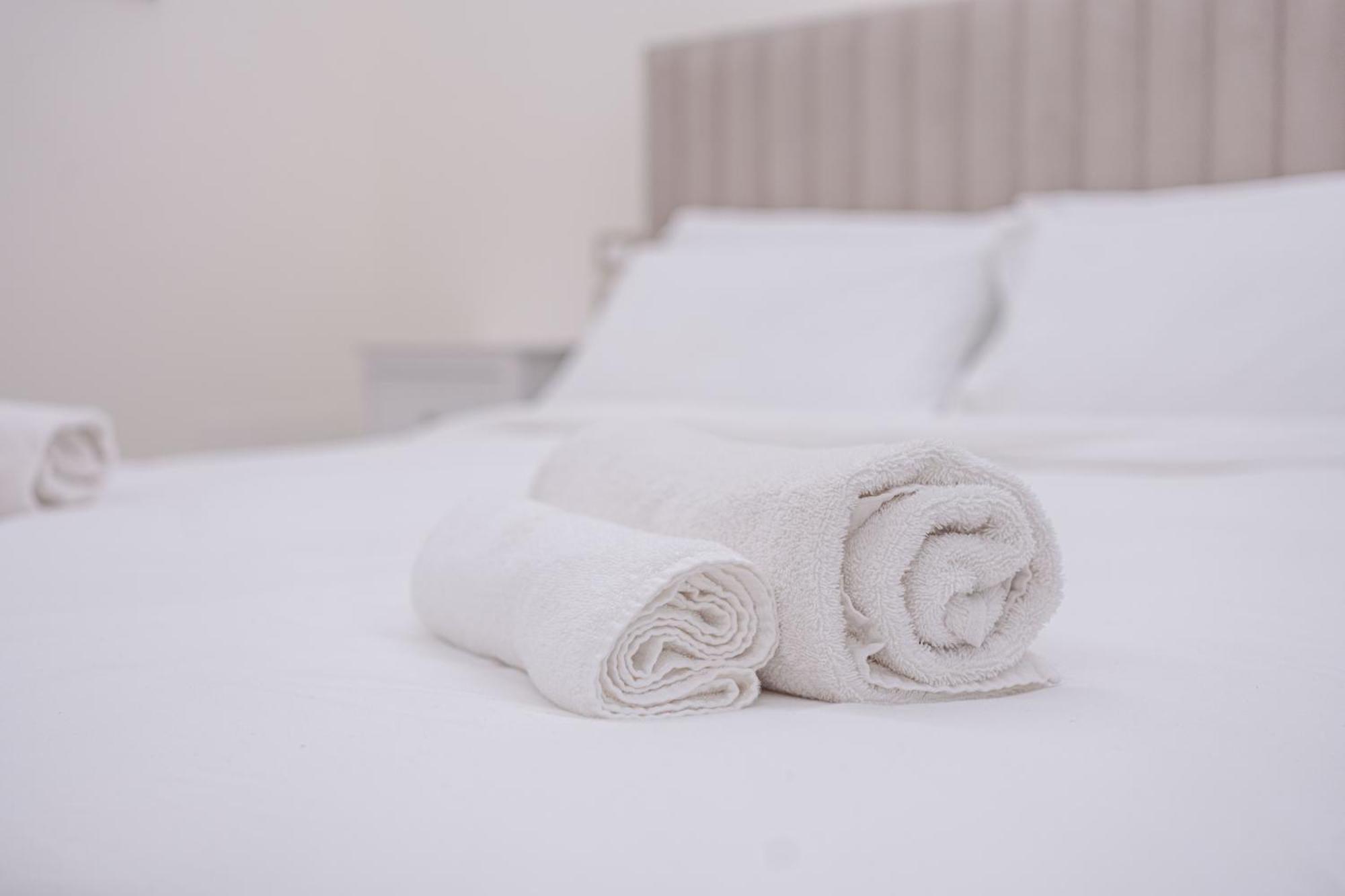 Brera Luxury Apt Milan Bagian luar foto