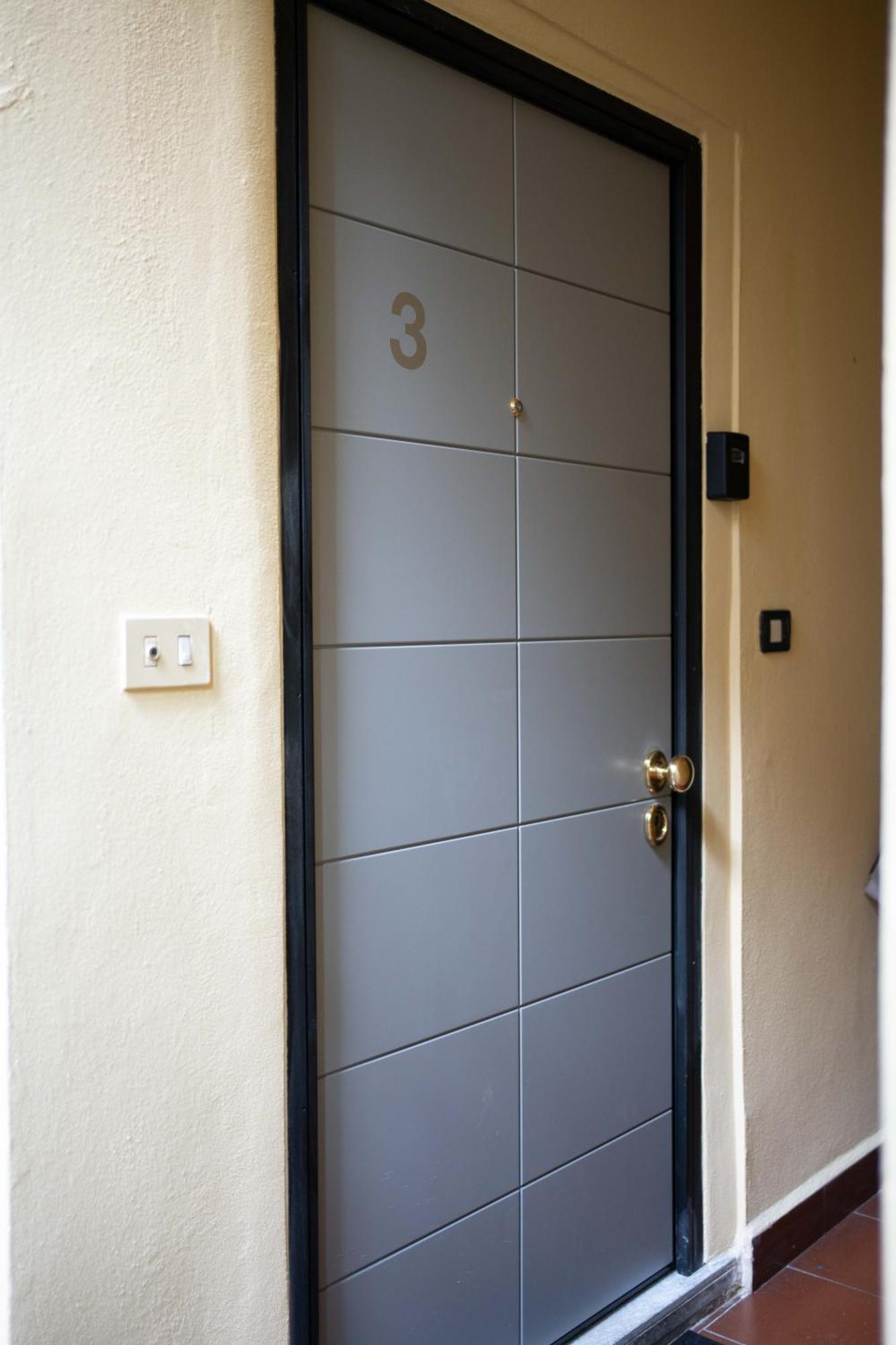 Brera Luxury Apt Milan Bagian luar foto