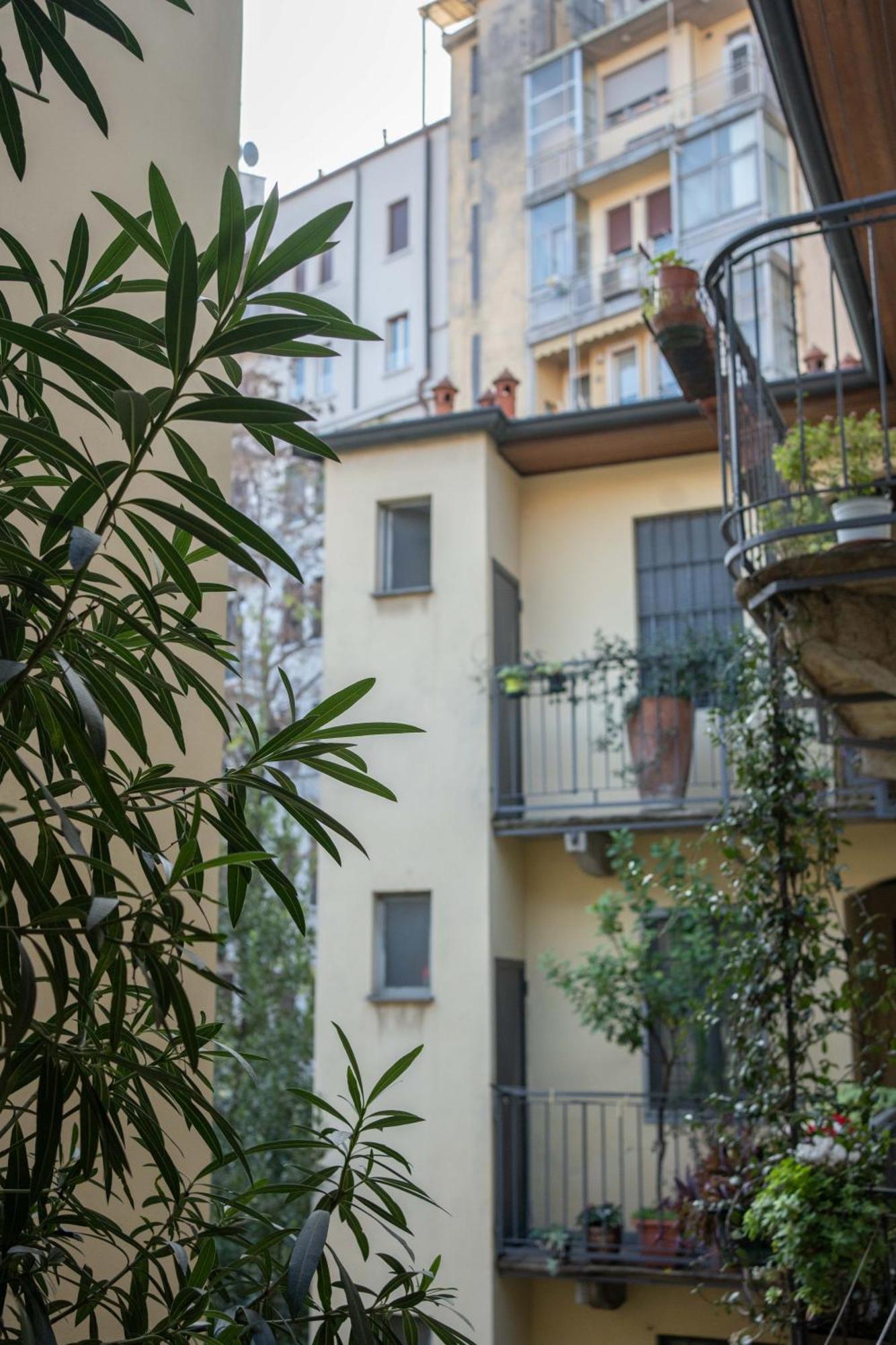 Brera Luxury Apt Milan Bagian luar foto