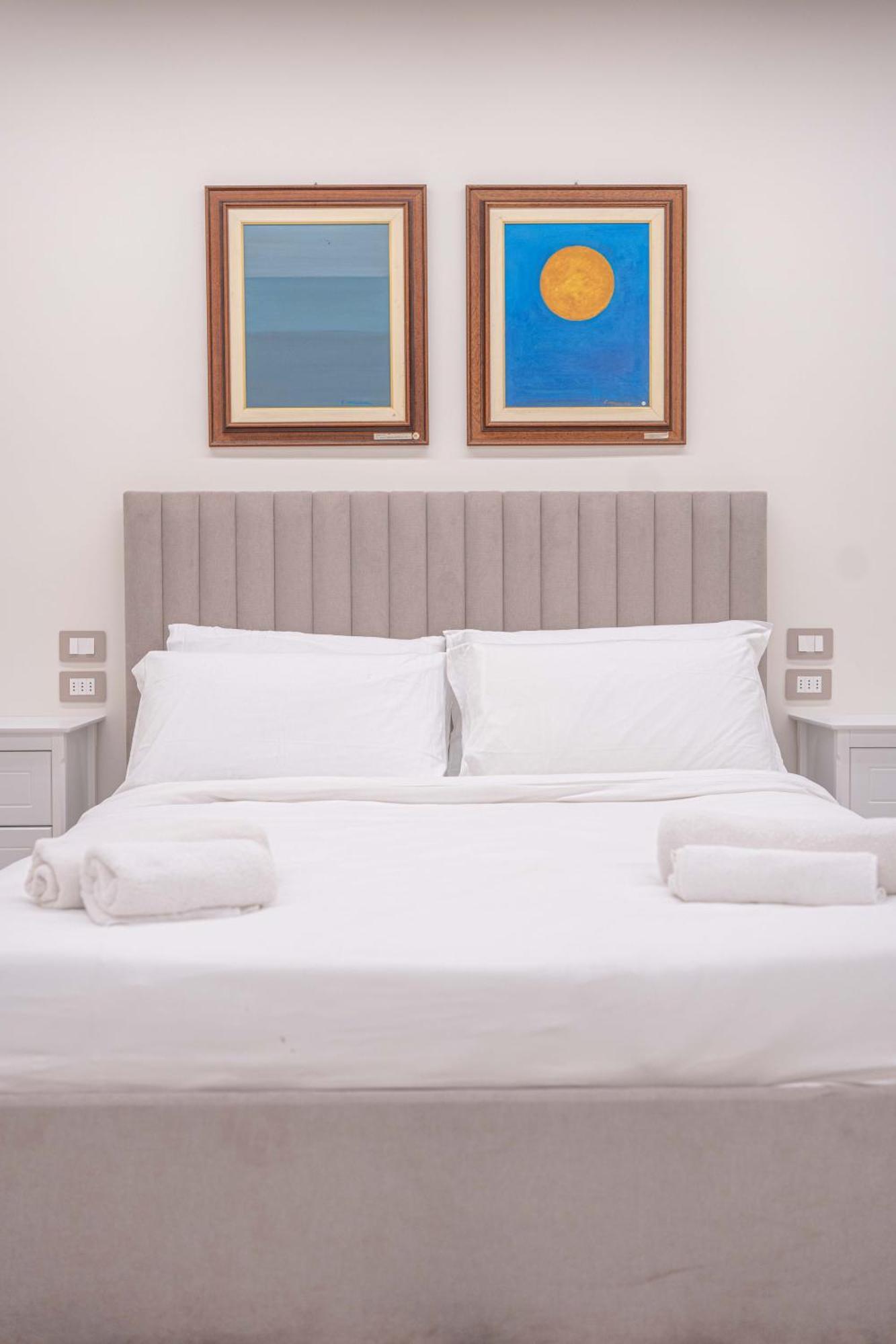 Brera Luxury Apt Milan Bagian luar foto