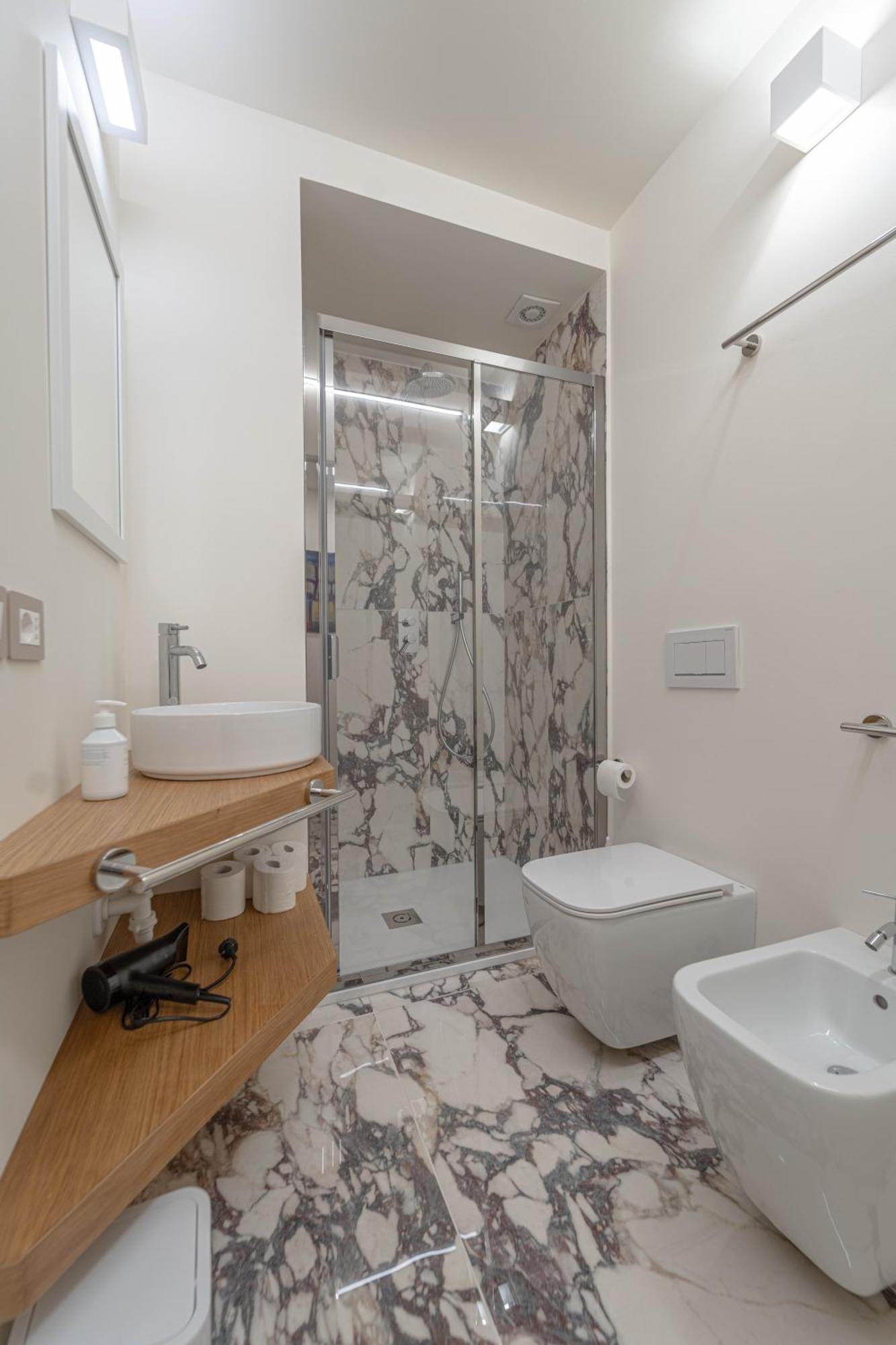 Brera Luxury Apt Milan Bagian luar foto