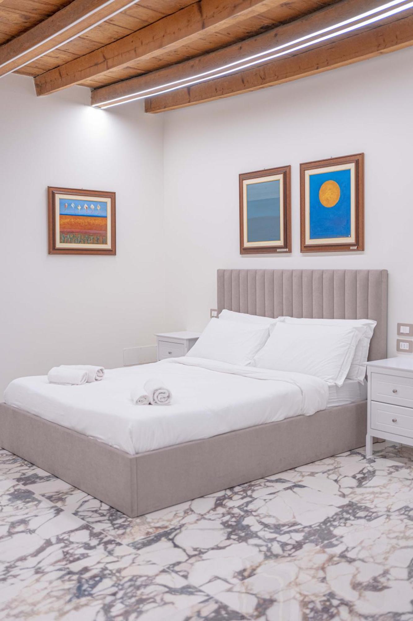Brera Luxury Apt Milan Bagian luar foto